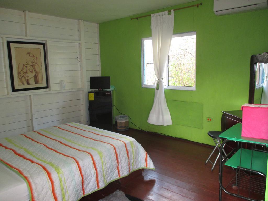 Hotel Flemming Tree Providencia Island Exteriör bild