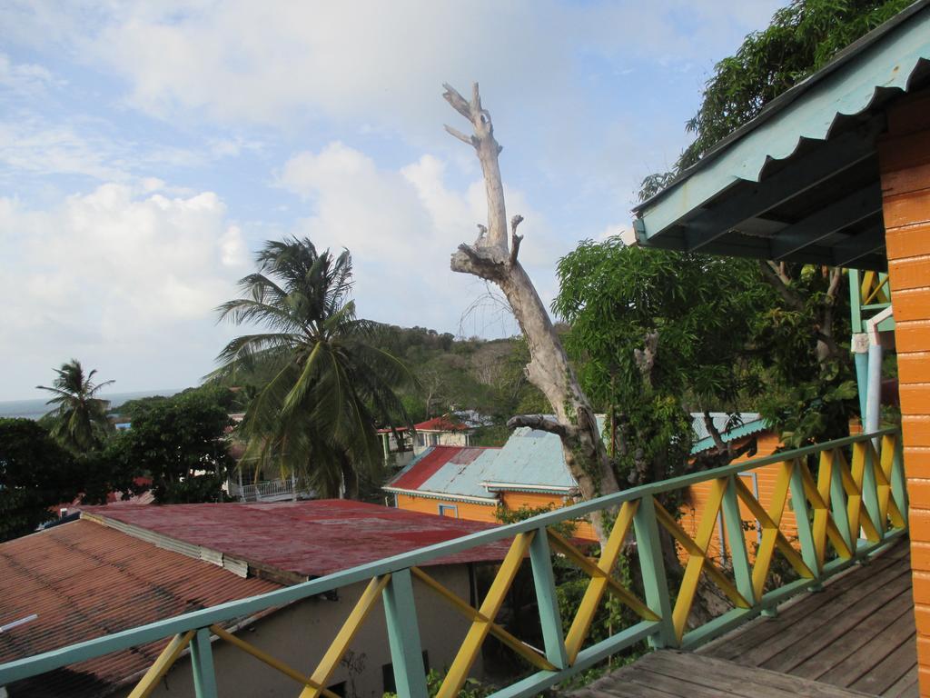 Hotel Flemming Tree Providencia Island Exteriör bild