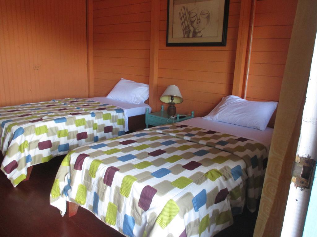 Hotel Flemming Tree Providencia Island Exteriör bild