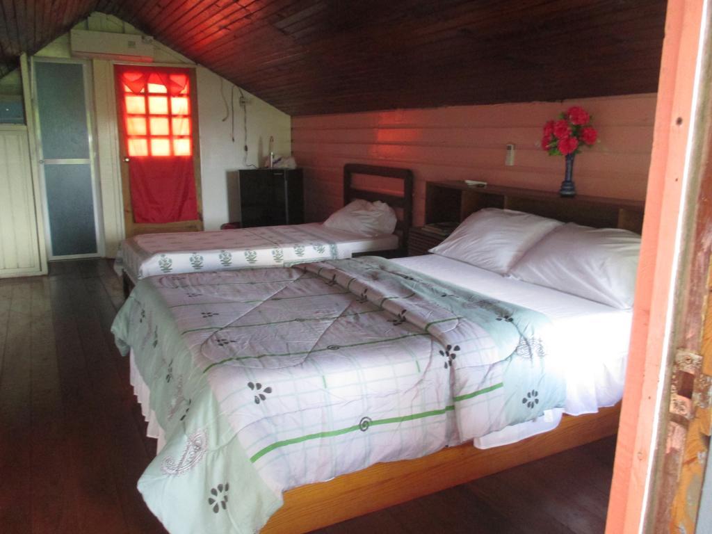 Hotel Flemming Tree Providencia Island Exteriör bild