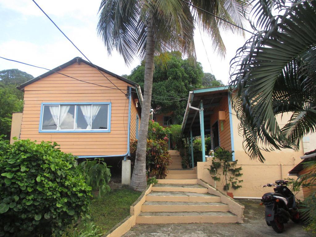 Hotel Flemming Tree Providencia Island Exteriör bild